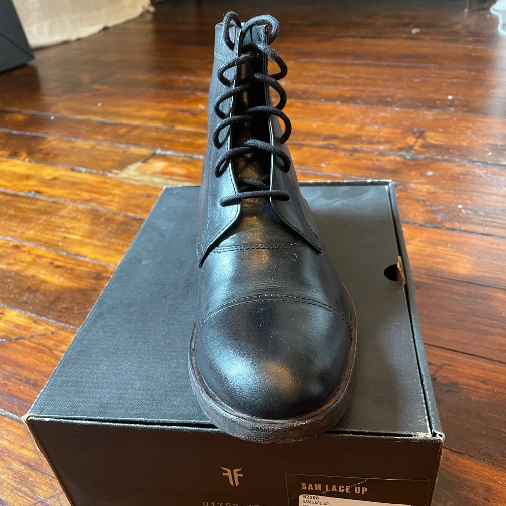 Frye mens leather Sam lace up boots in black size 8.5 - new in box never worn